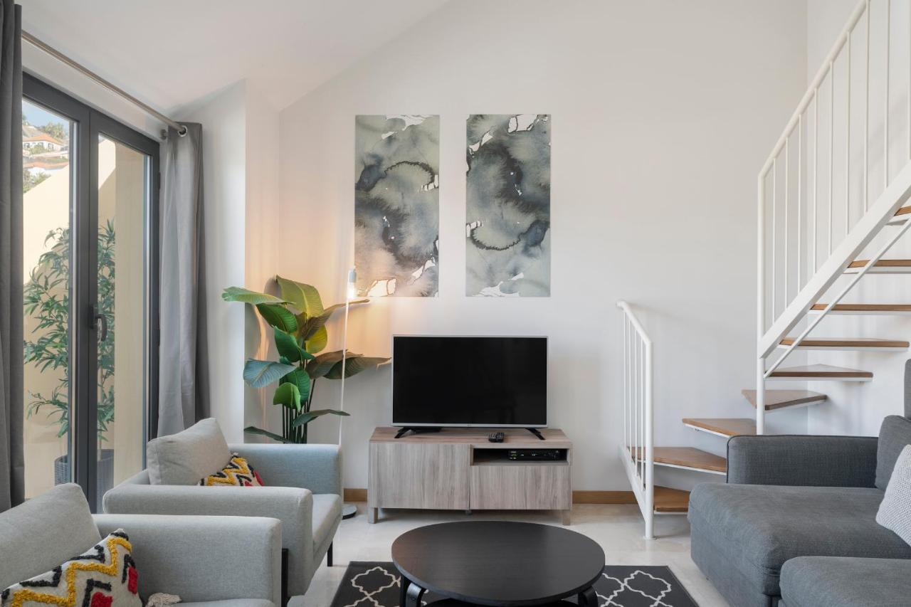 Comboio Ii By An Island Apart Apartment Funchal (Madeira)