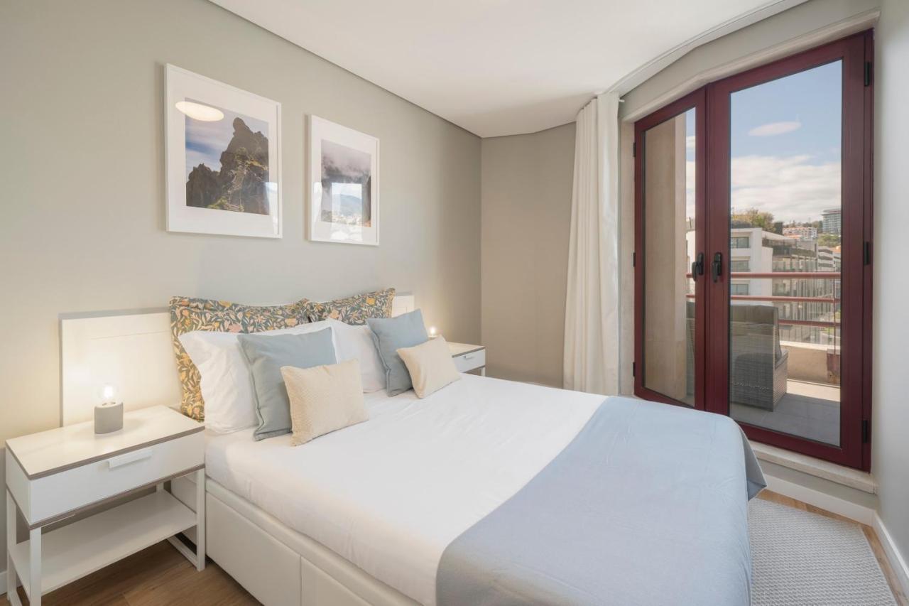 The Mountain By An Island Apartment