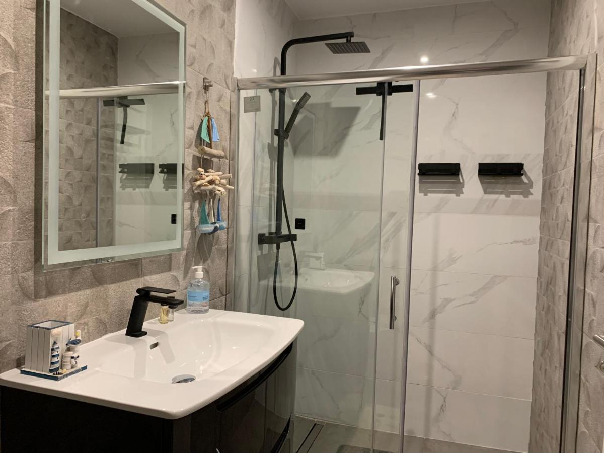 Beautiful 1-bed In Madeira Funchal (Madeira)