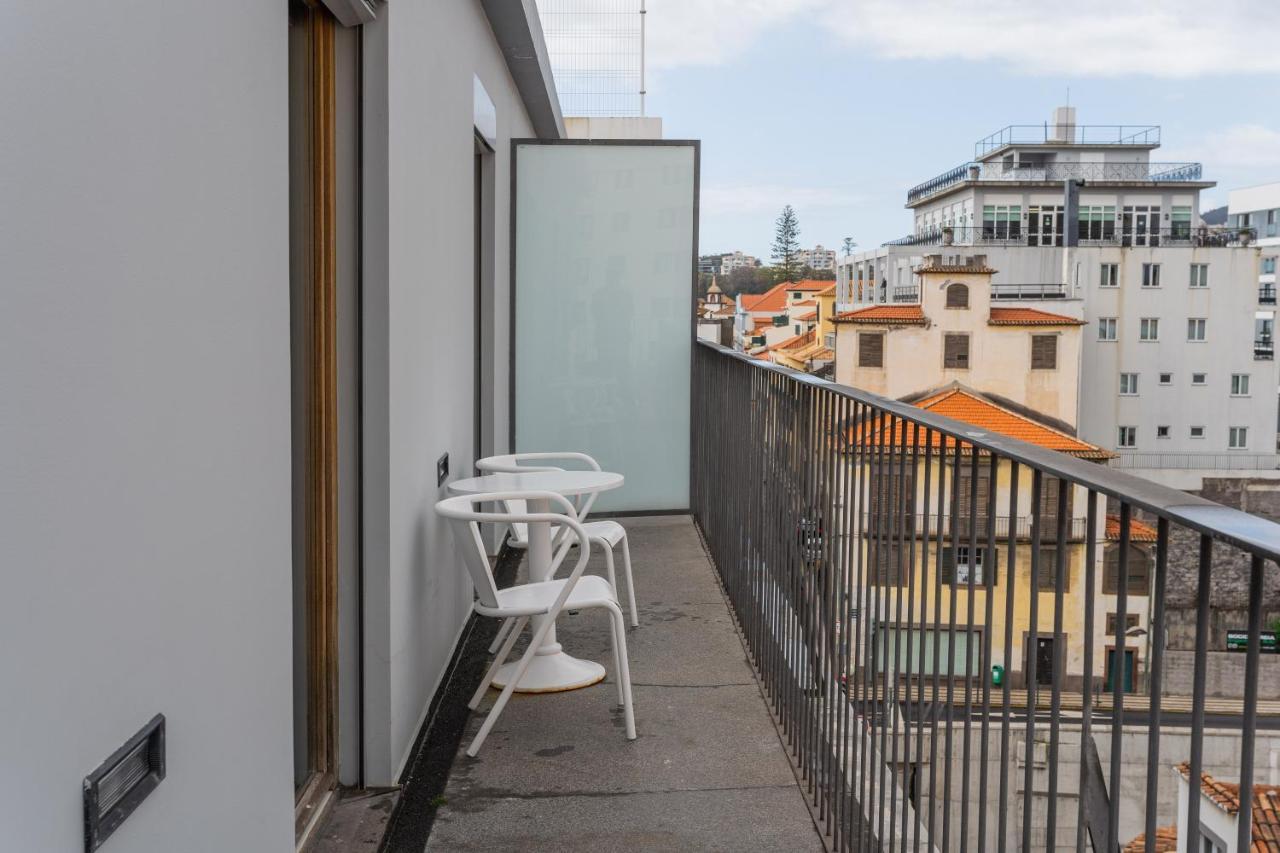 Flh With Balcony