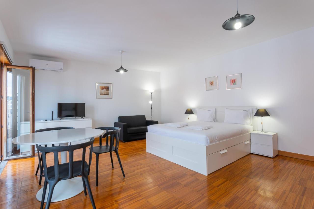 Flh With Balcony Apartamento *