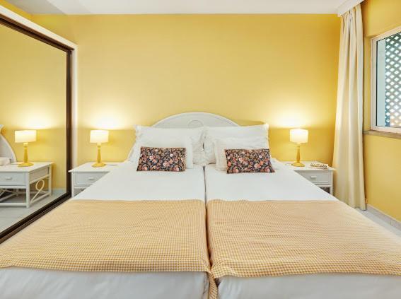 Lovely With Pool And Sea View Funchal (Madeira)
