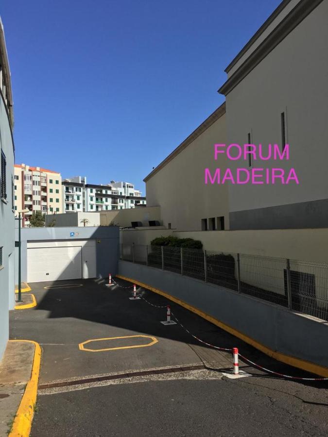 In Front Of The Shopping * Funchal (Madeira)