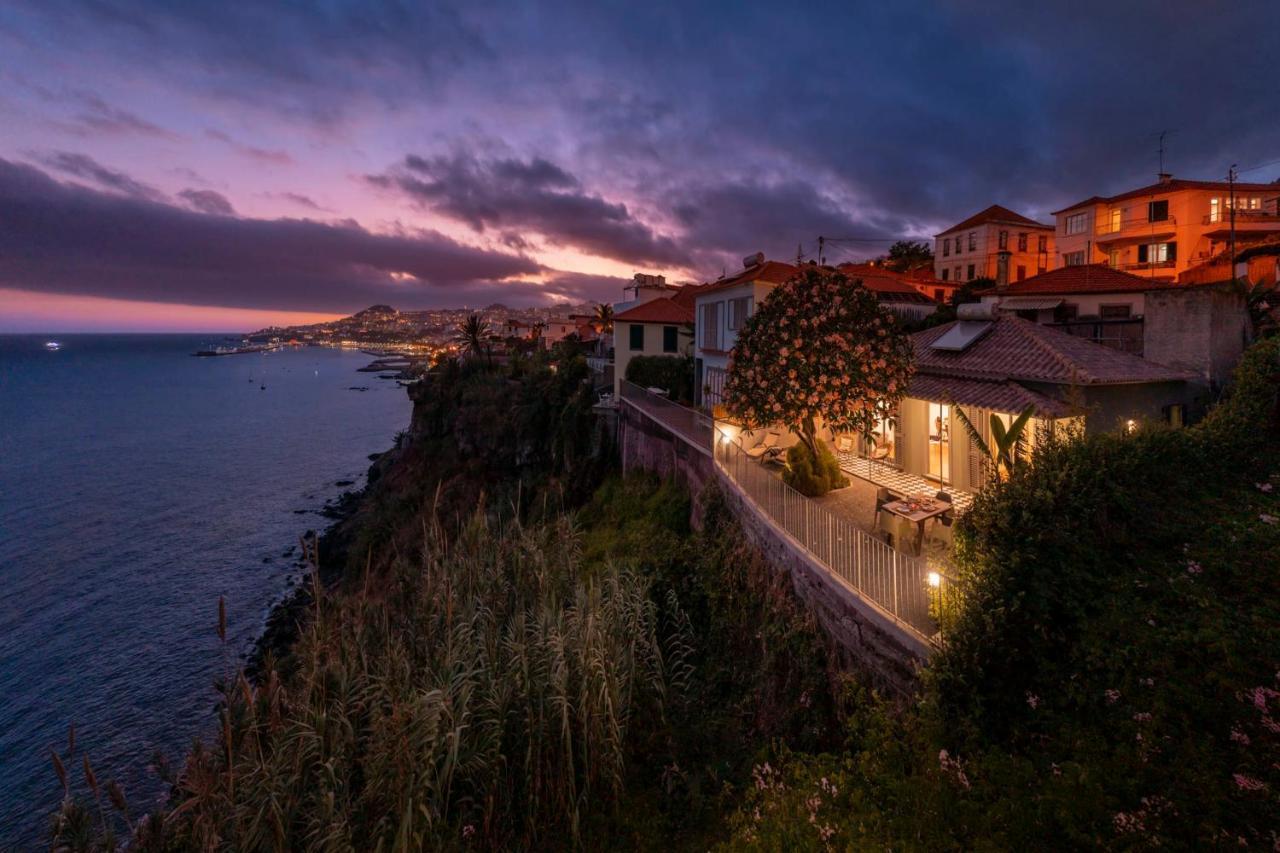Lazareto Mar By An Island