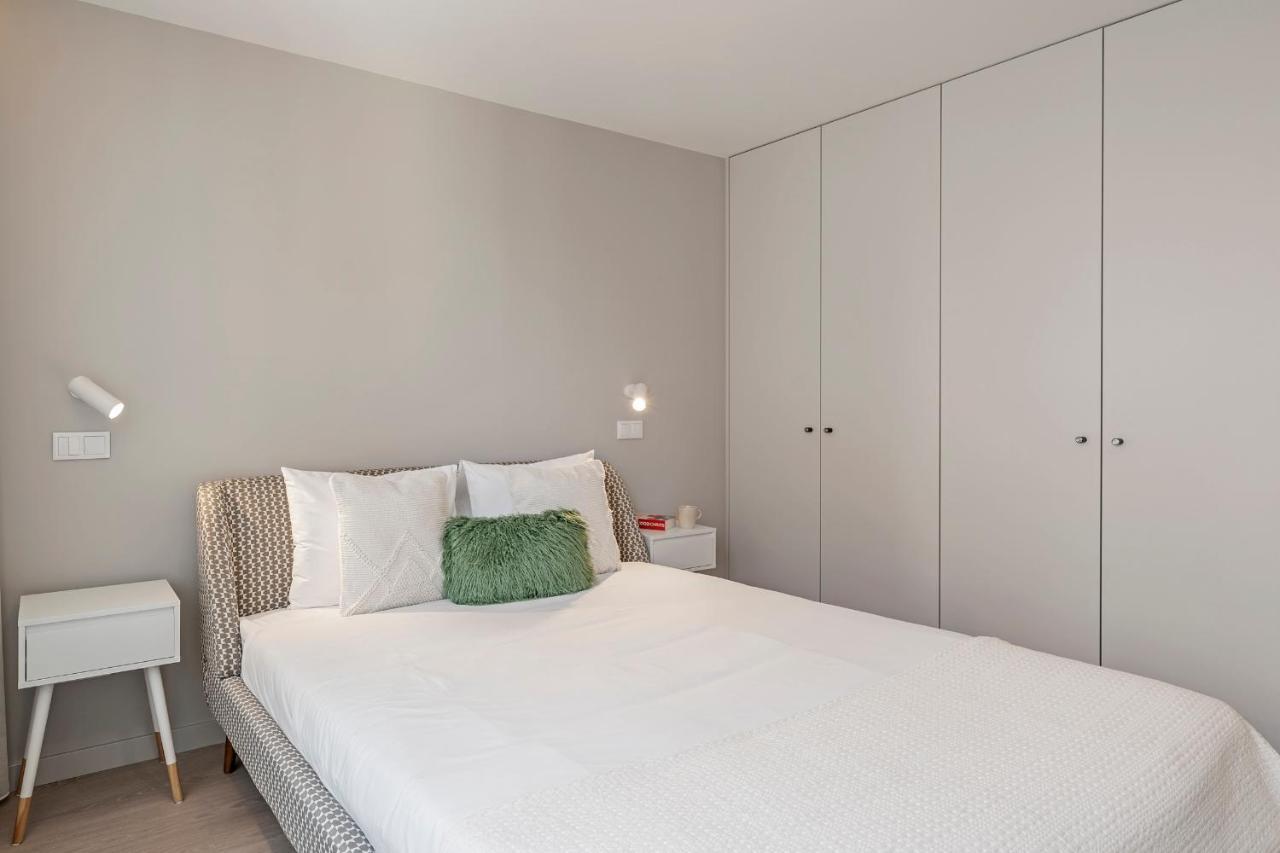 Cine Park Residences By An Island