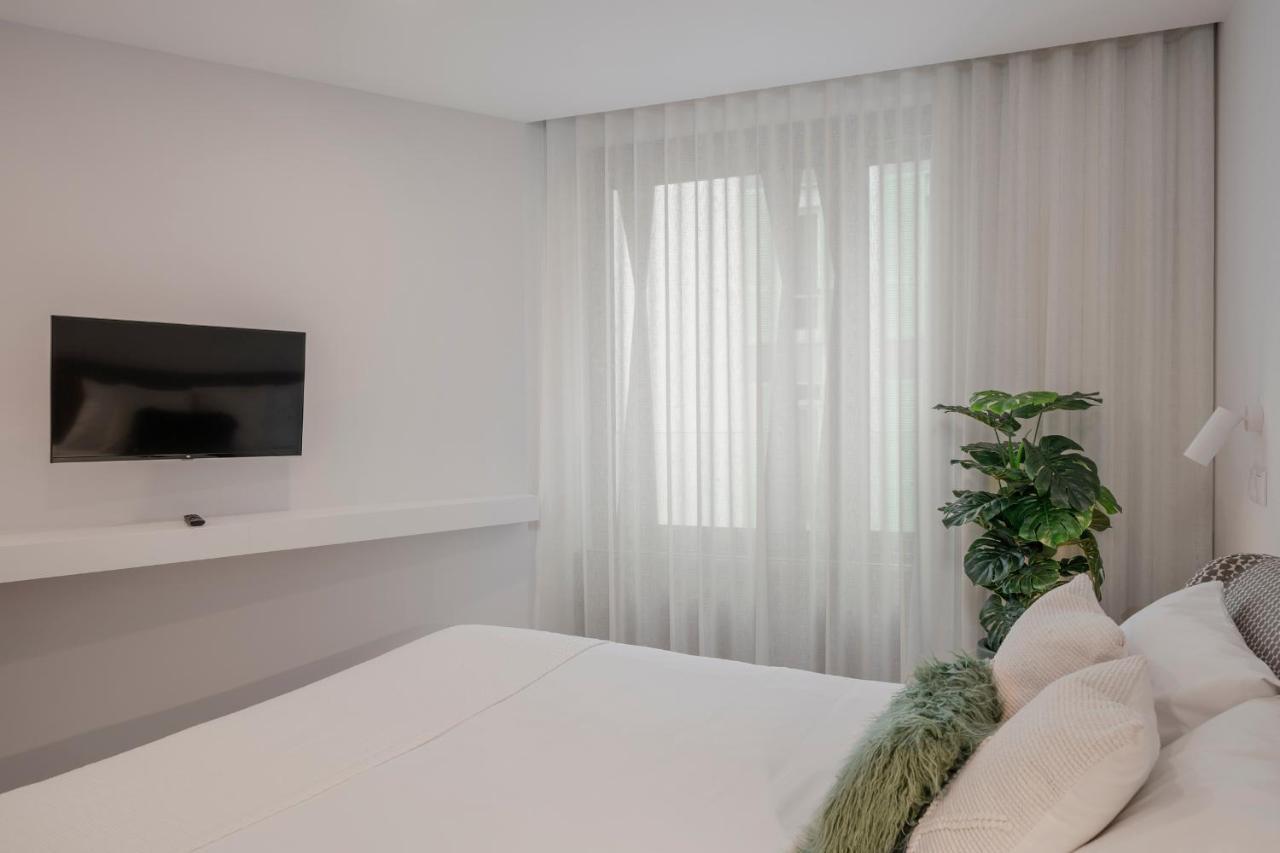 Cine Park Residences By An Island