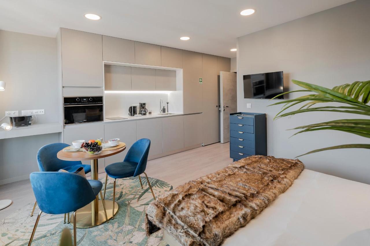 Cine Park Residences By An Island *