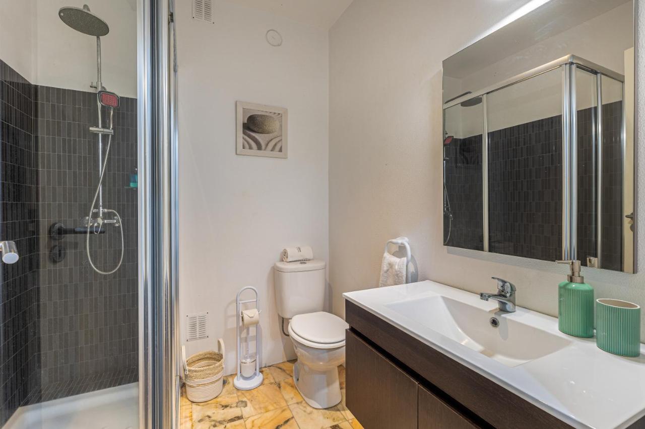 Flat With Balcony At Downtown By Farmers Market Apartament *