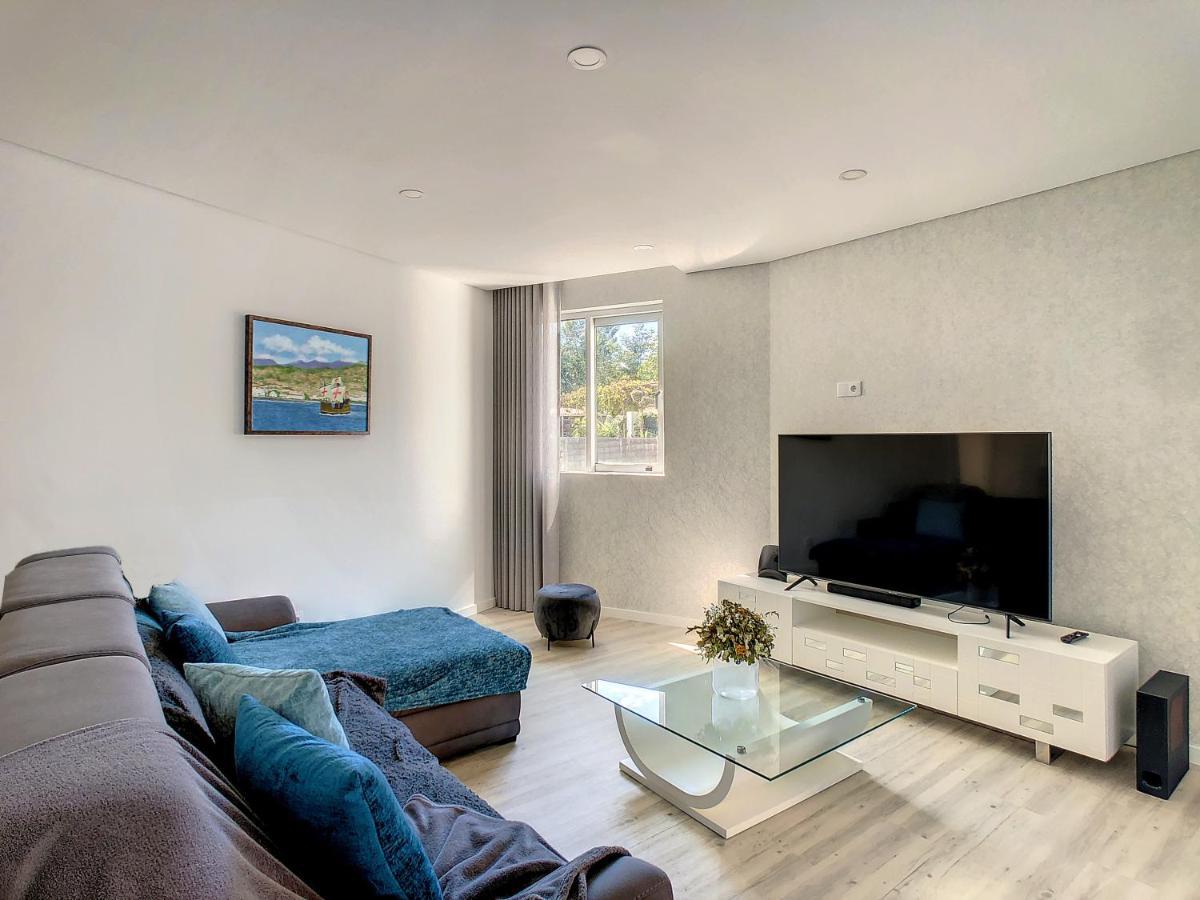 Uptown By Lovelystay Apartment *