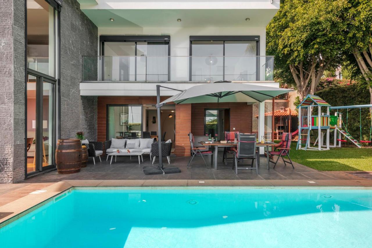 Villa Quebradas By An Island *