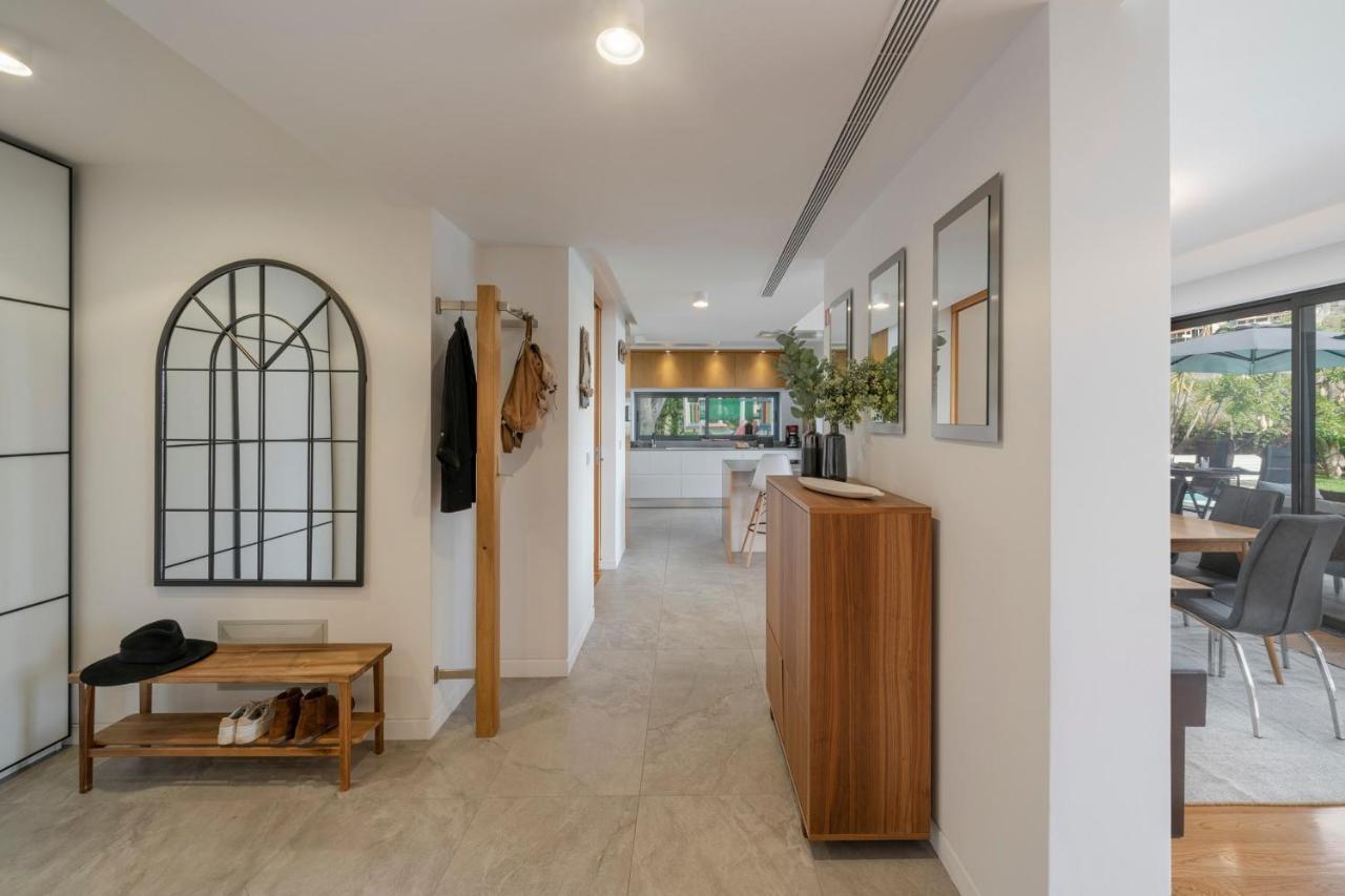 Quebradas By An Island Villa *