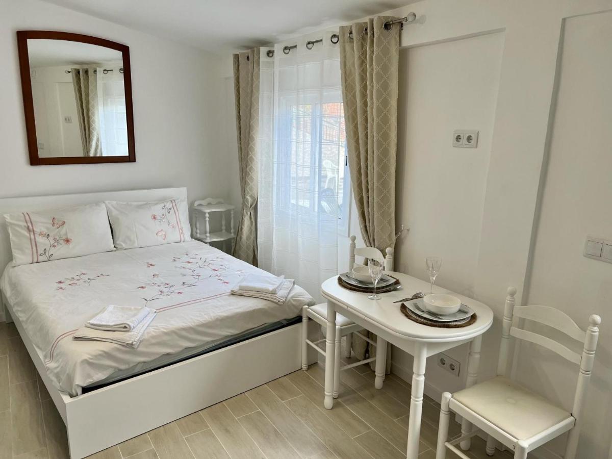 Modern Minimalist With Essential Comfort Apartment Funchal (Madeira)
