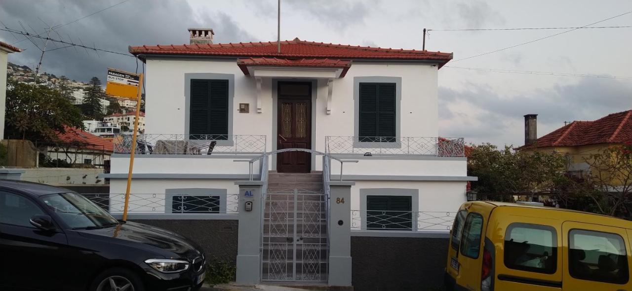 Holiday home Bus Stop House 84