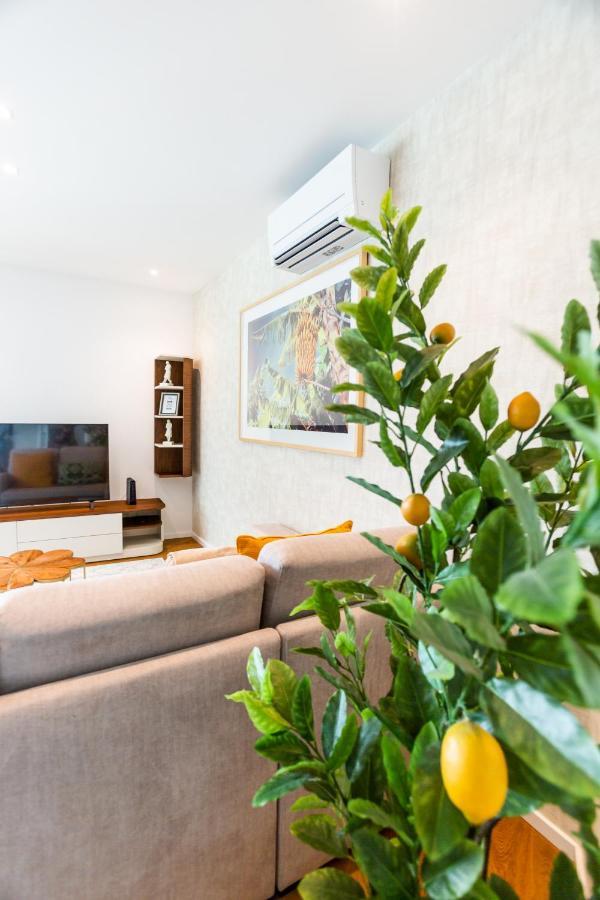 Apartment Banana By Atlantic *