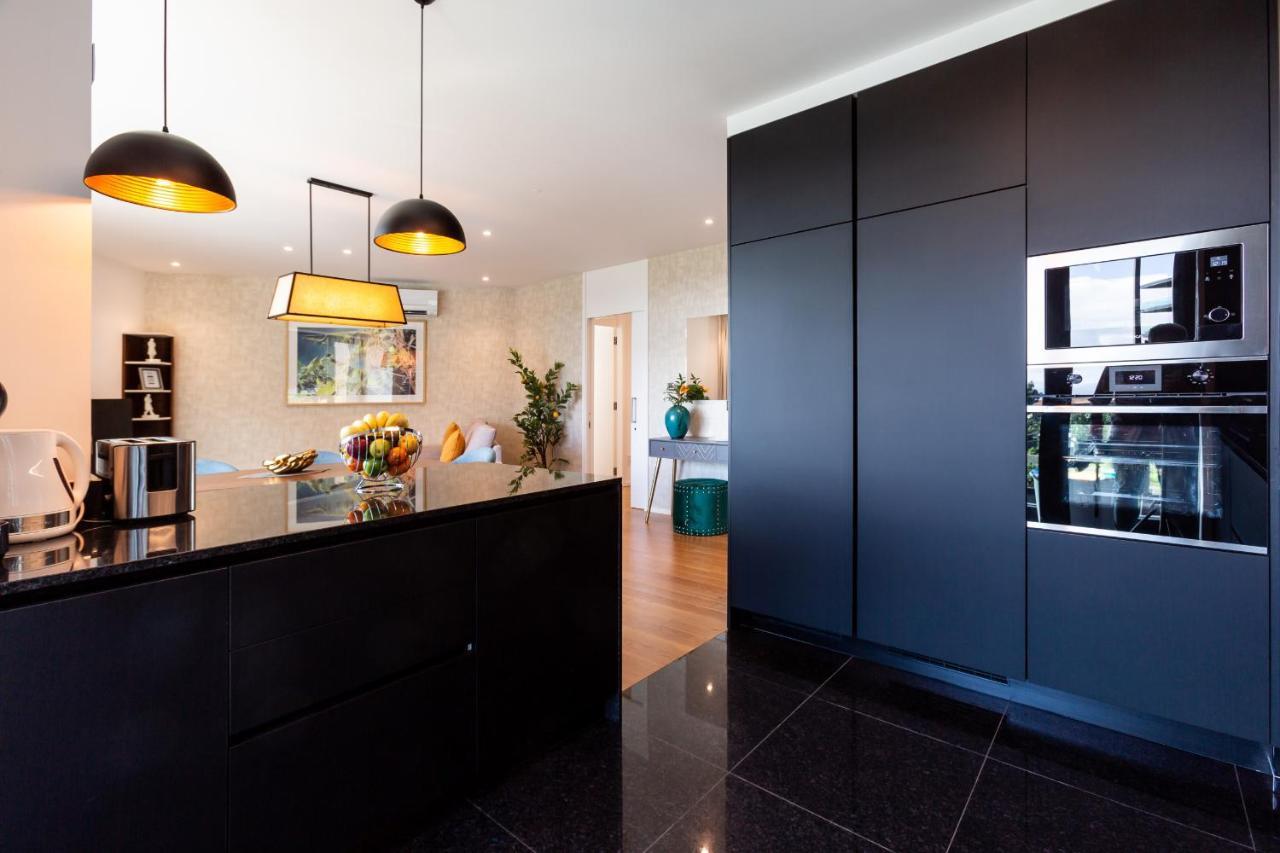 Apartment Banana By Atlantic *