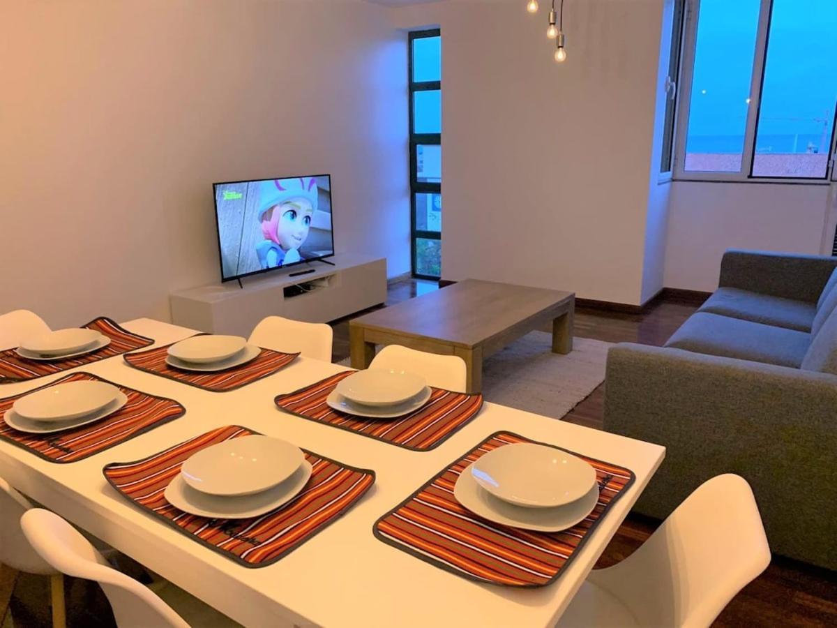 Madeira, 3 Bedroom With Ocean Views In Apartment Funchal (Madeira)