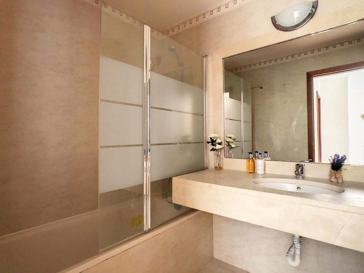 Apartment Theos By Lovelystay