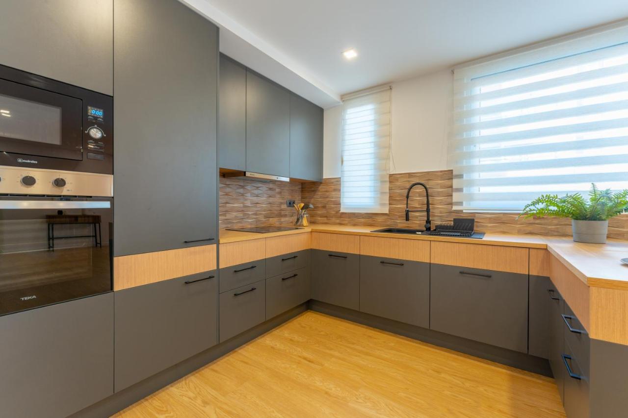 Flh Spacious With Balcony