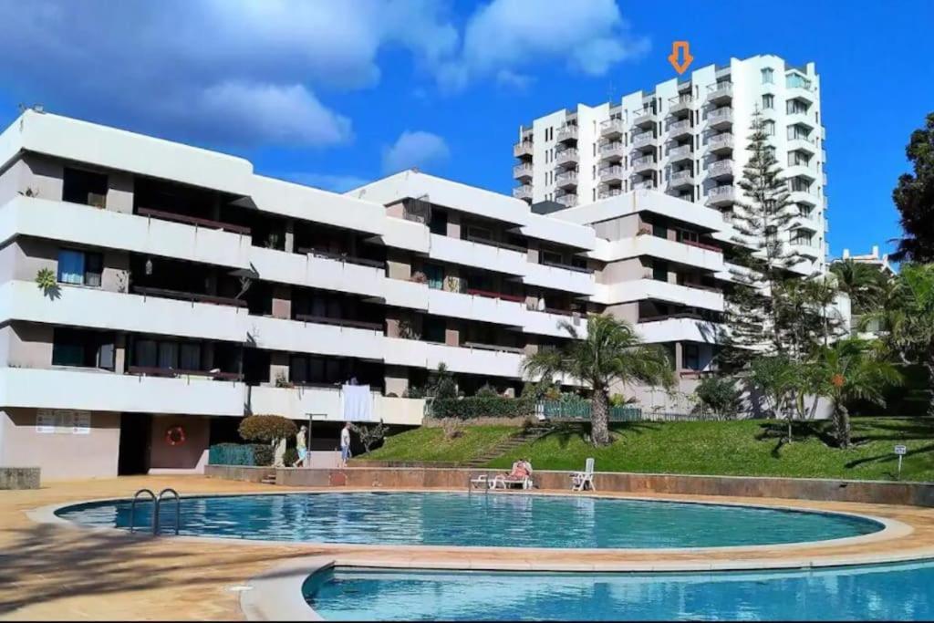 Sunny Bayhill With Swimming Pool Apartment