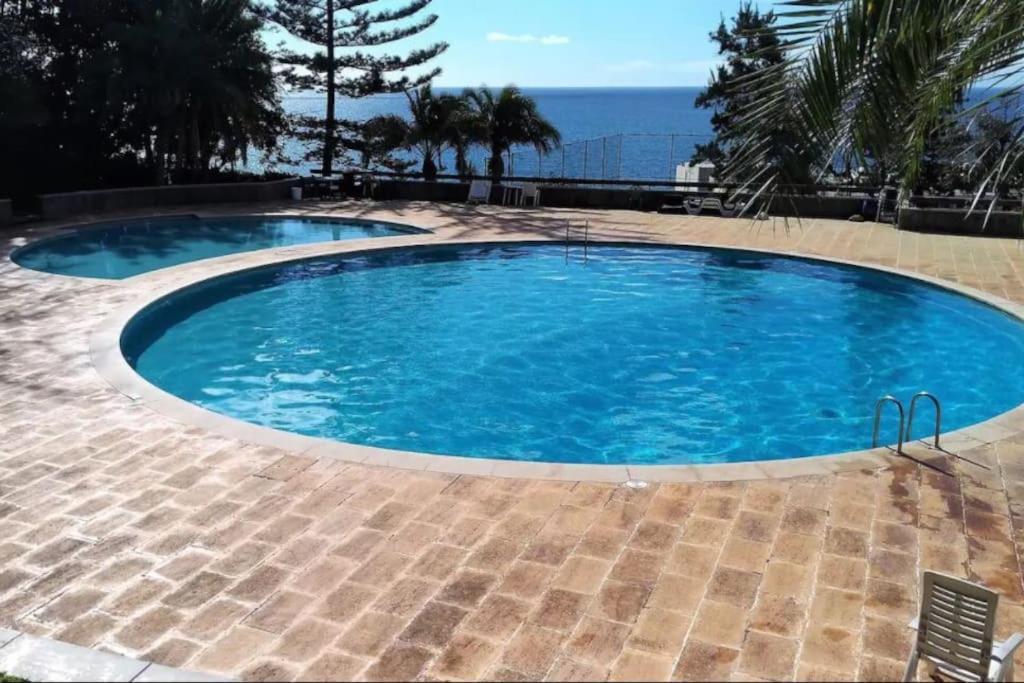 Sunny Bayhill With Swimming Pool Apartment *