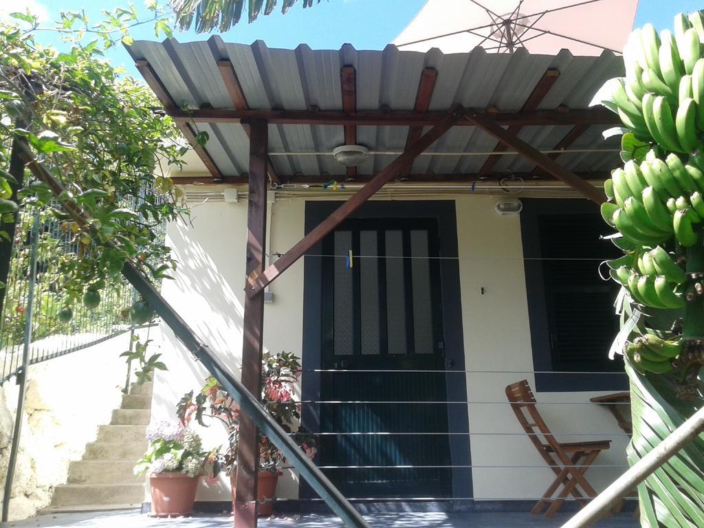 Case de vacanță Cantinho Das Bananas