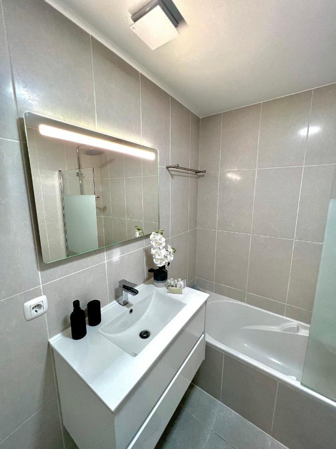 Lido View 1 Apartment