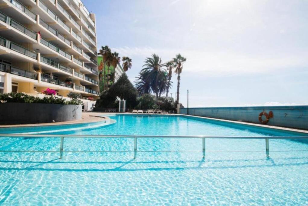 Sea Breeze Beach Penthouse - Praia Formosa Apartment *