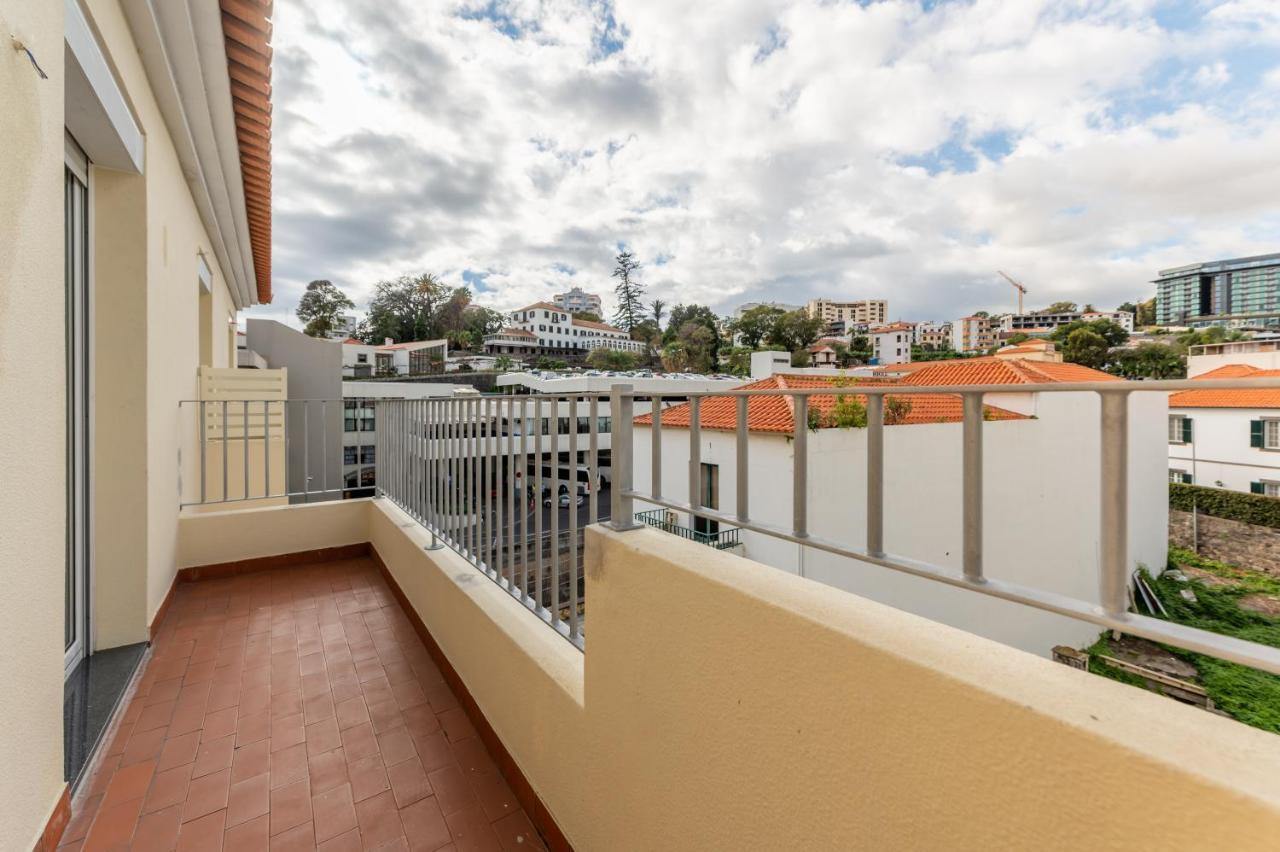 Social - Happiness Apartment *