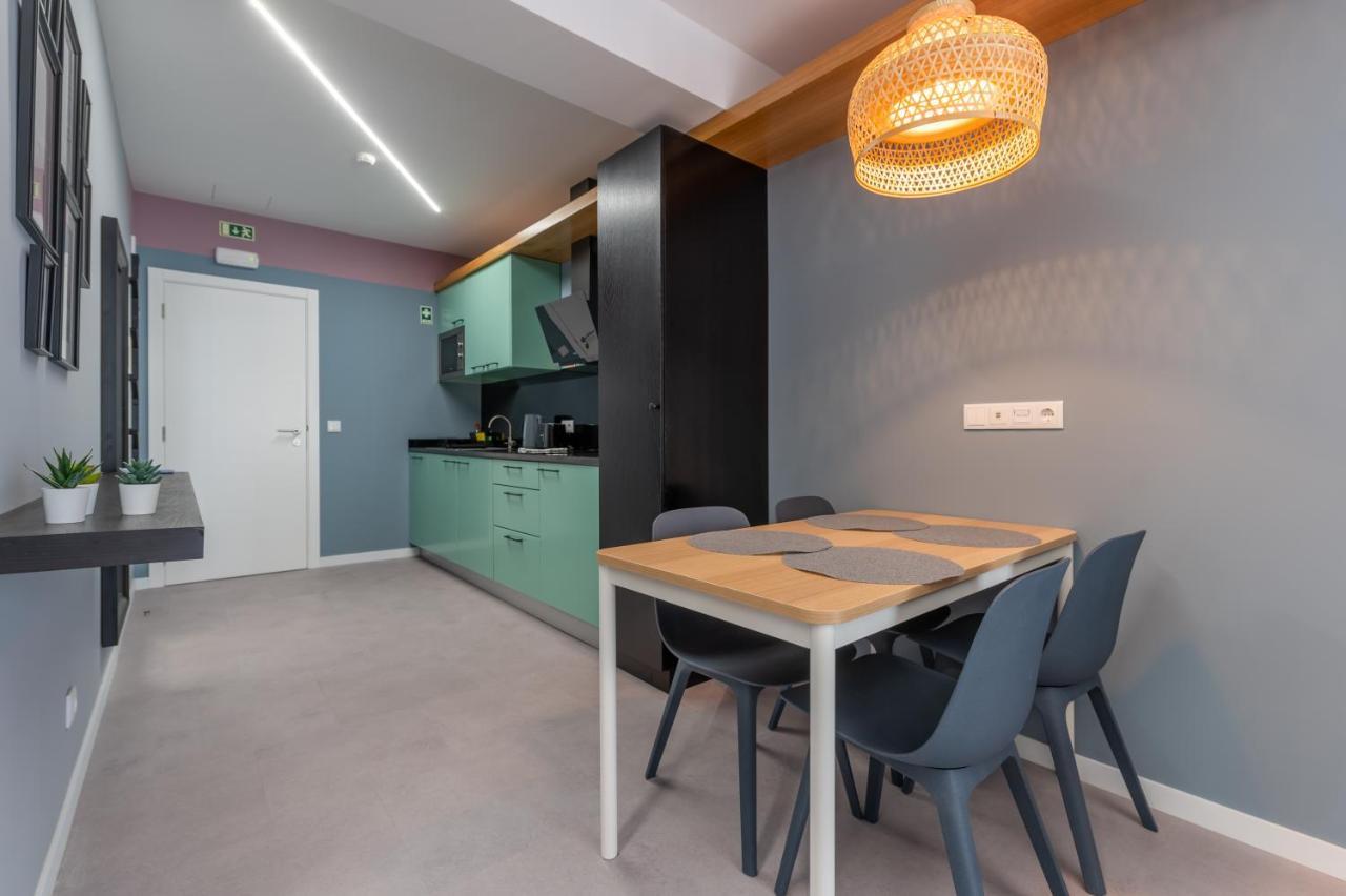 Social - Happiness Apartment *