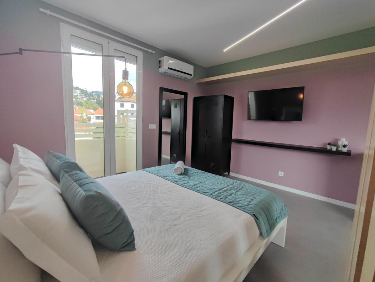 Social - Happiness Apartment