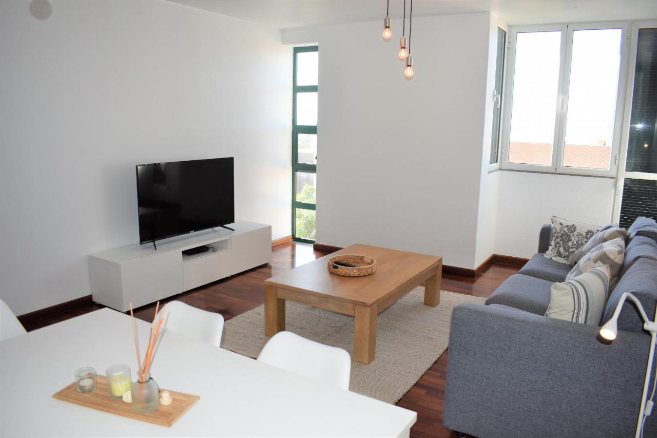 Madeira, 3 Bedroom With Ocean Views In Apartment Funchal (Madeira)