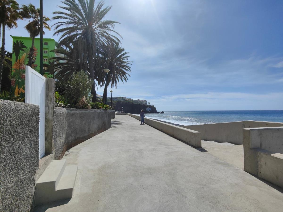 By The & Pool Apartment *