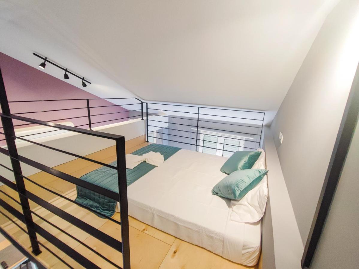 Social - Happiness Apartment