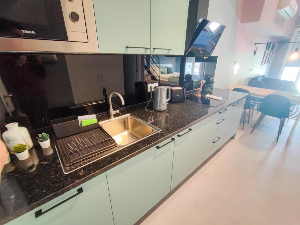 Social - Happiness Apartment