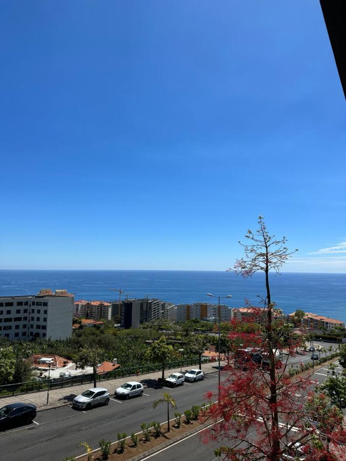 Leonor Seaview