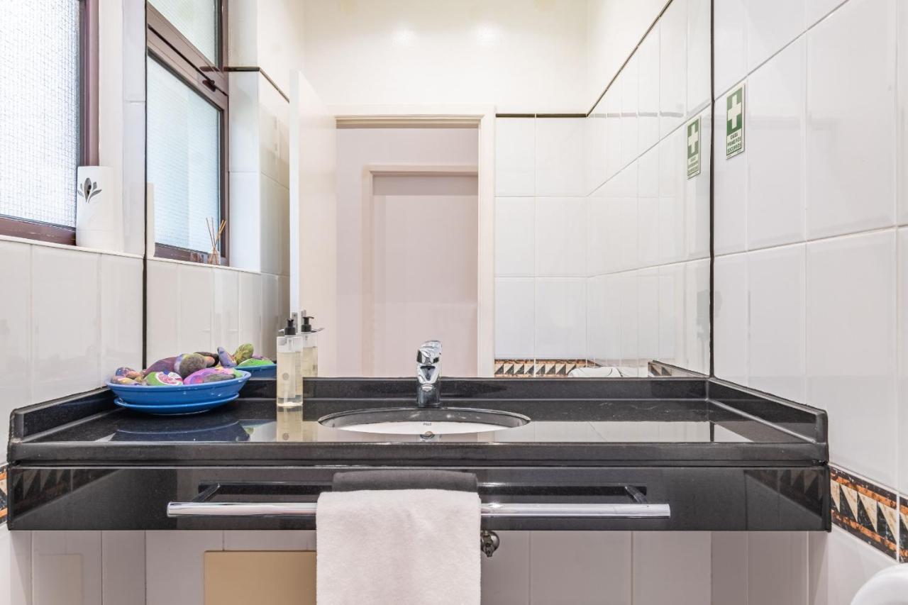 Ample With Pool And Gorgeous Ocean View *