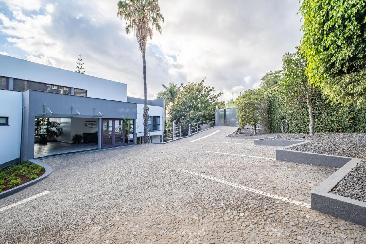 Ample With Pool And Gorgeous Ocean View *