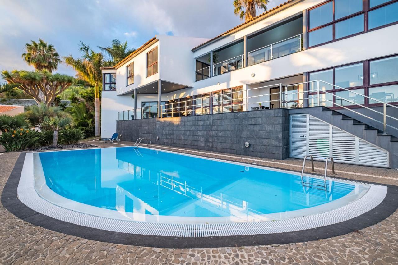 Ample With Pool And Gorgeous Ocean View Villa *