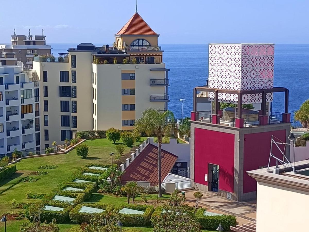 Sea View *