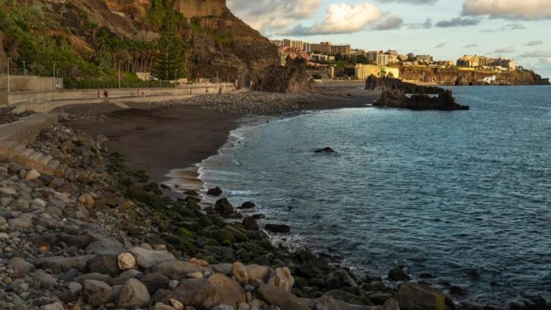 Tranquil Beachside - Atlantic Gardens Funchal (Madeira)