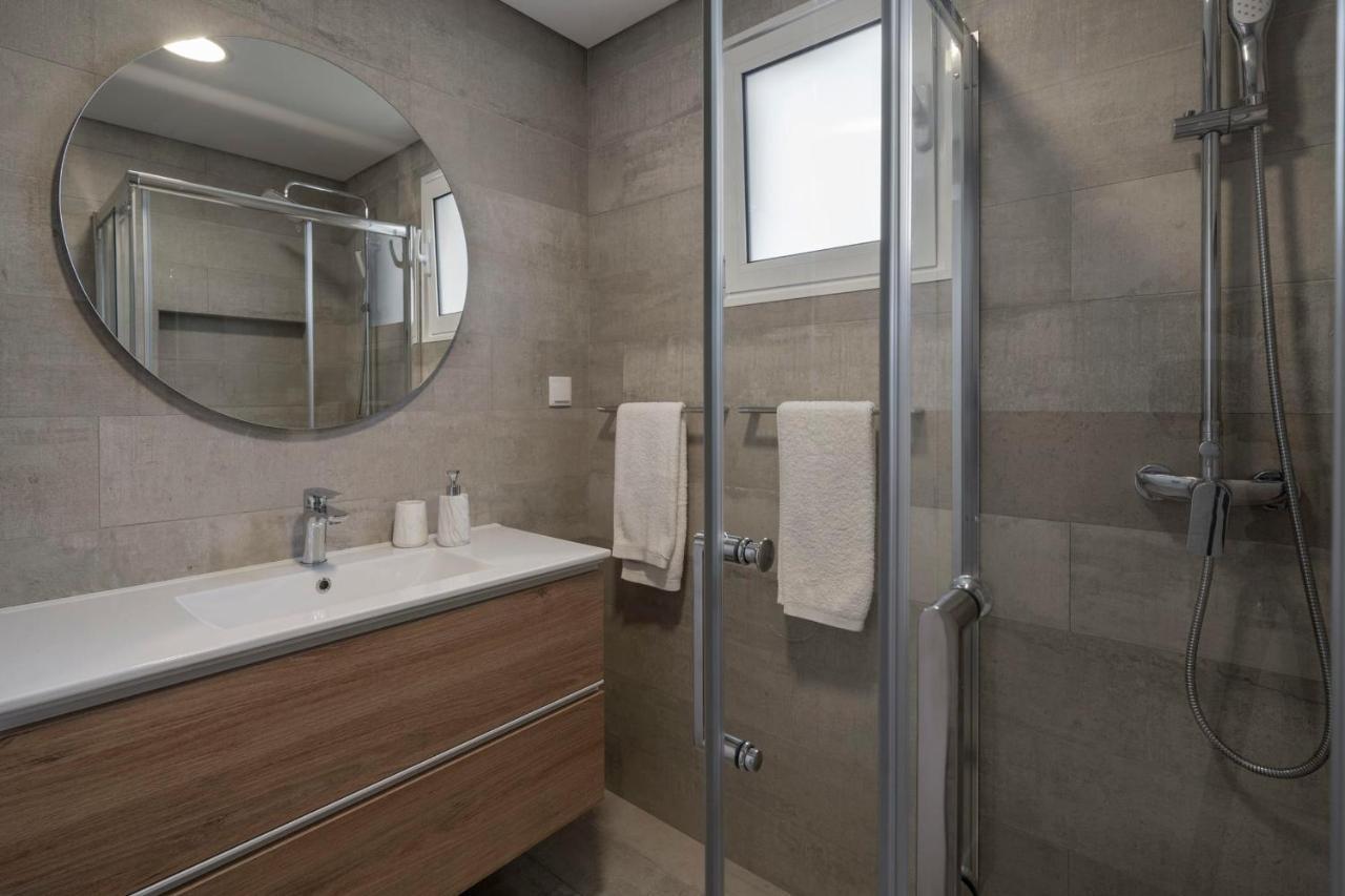 Barreiros Iii By An Island Apartment *