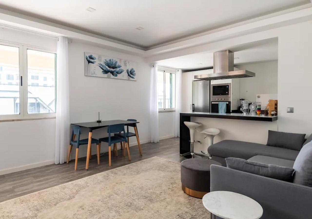 Lovely 1-bedroom With Parking Ocean View Apartment Funchal (Madeira)