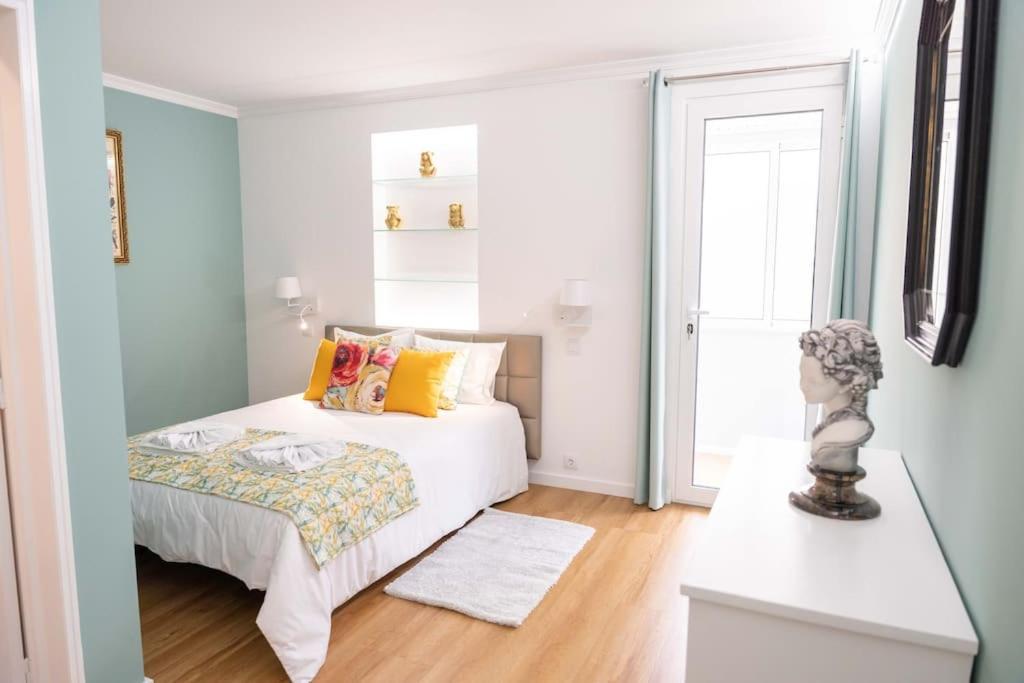 Apartment D.henrique I Frente Ao Savoy Palace