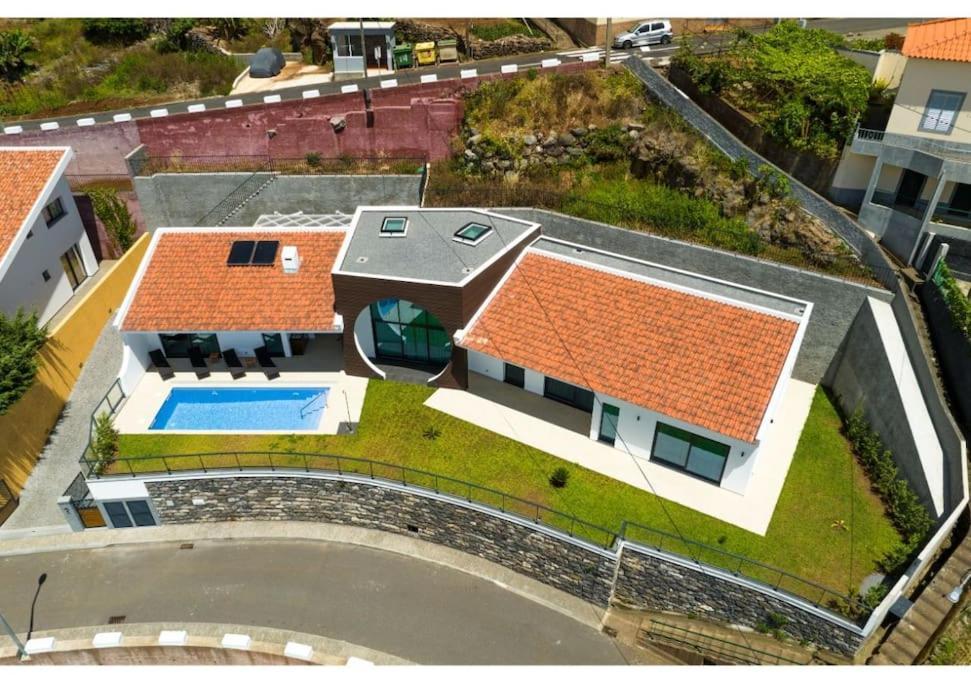 The Pool House In Ponta De Sol *
