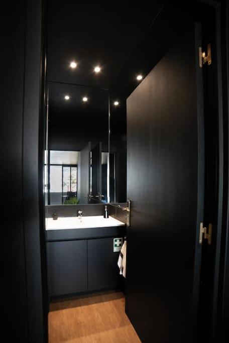 Apartment Super - Deep Blue *