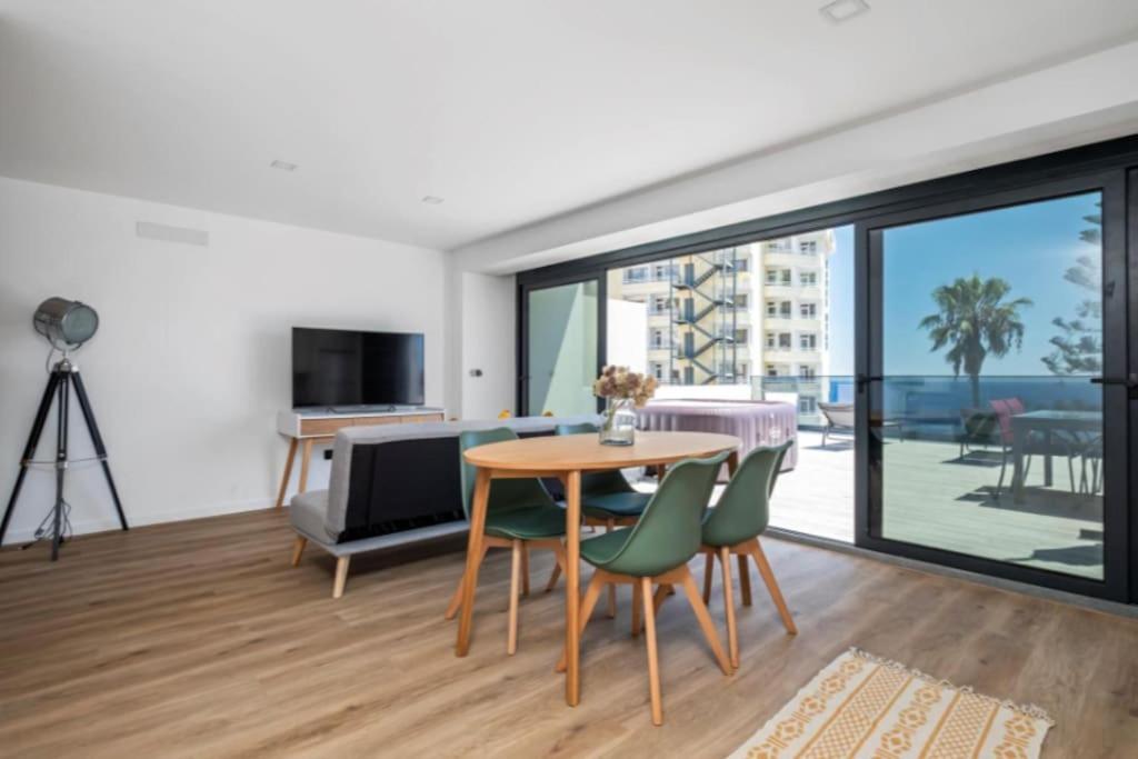 Apartment Over Sea