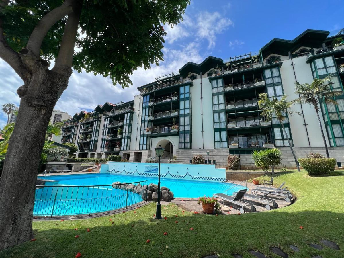 Luxury Oceanfront At Reid's Gardens *