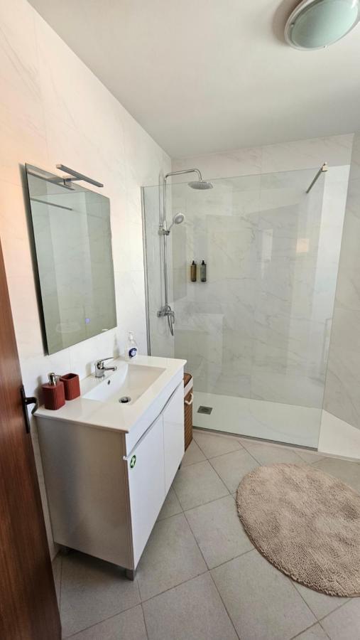 Garden And Seaview - Free Parking Apartment
