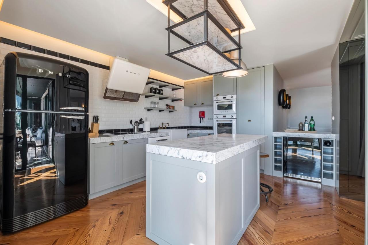 Apartment Luxury Oceanfront At Reid's Gardens