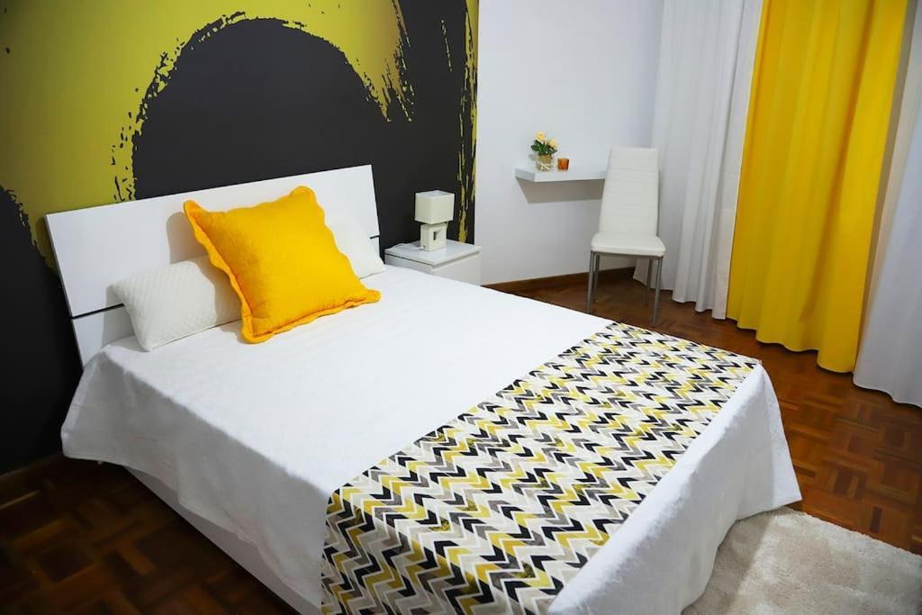 Downtown 5min Marina + 2 Bedroom + Parking Apartment Funchal (Madeira)